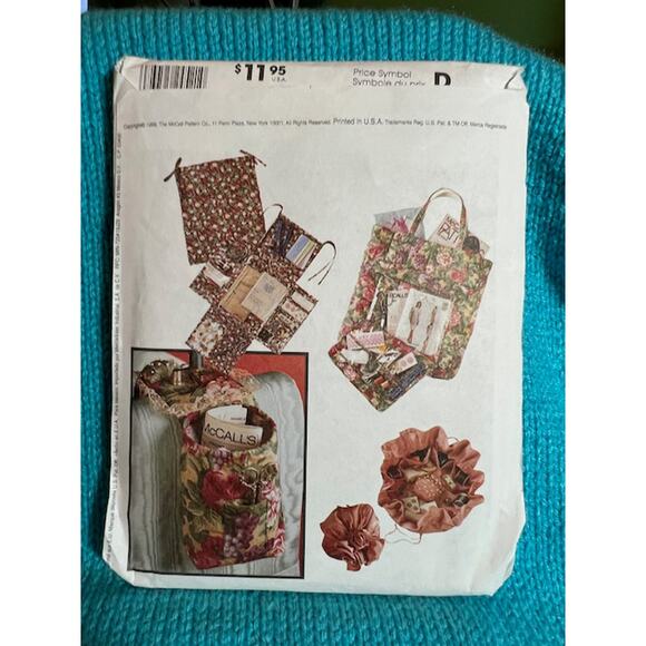 McCalls Sewing pattern 2452 tote organizer pincushion - Picture 3 of 3